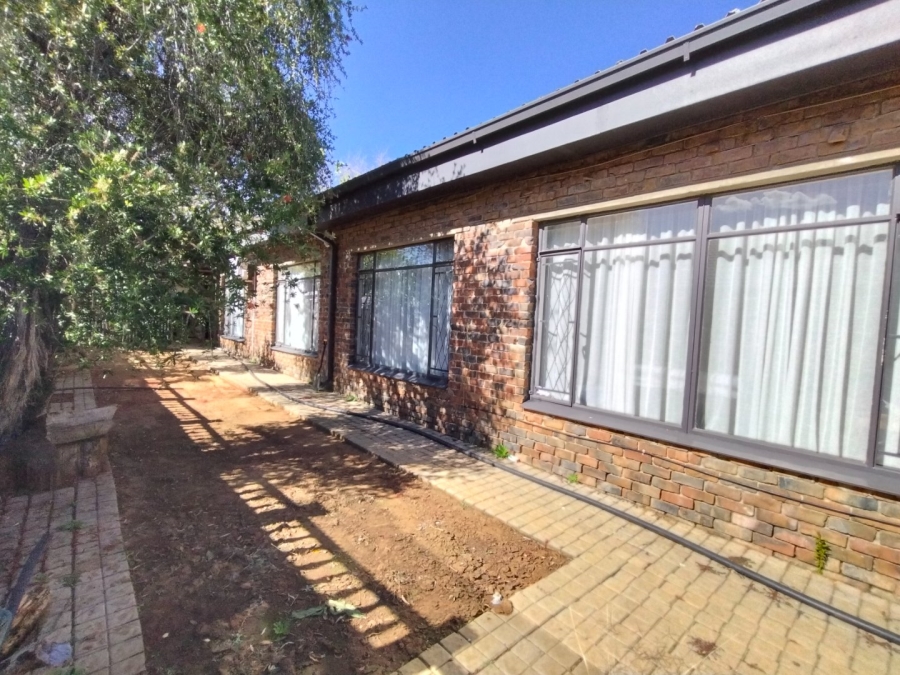 5 Bedroom Property for Sale in Fichardt Park Free State